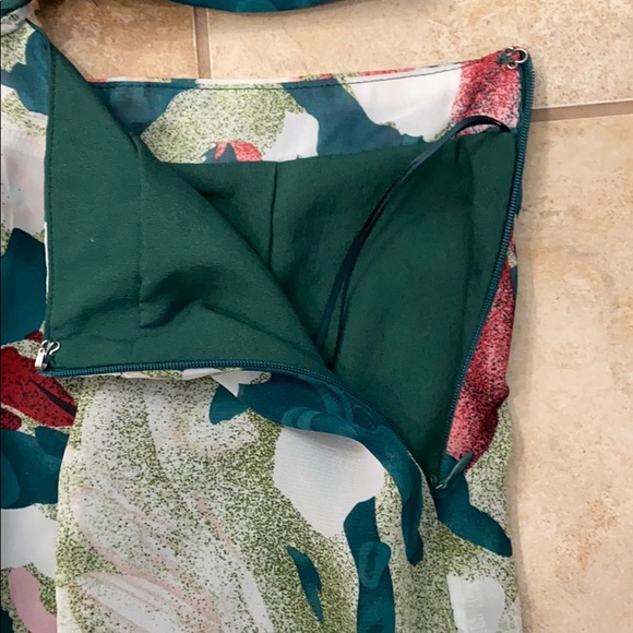 Dress - Picture 4 of 8